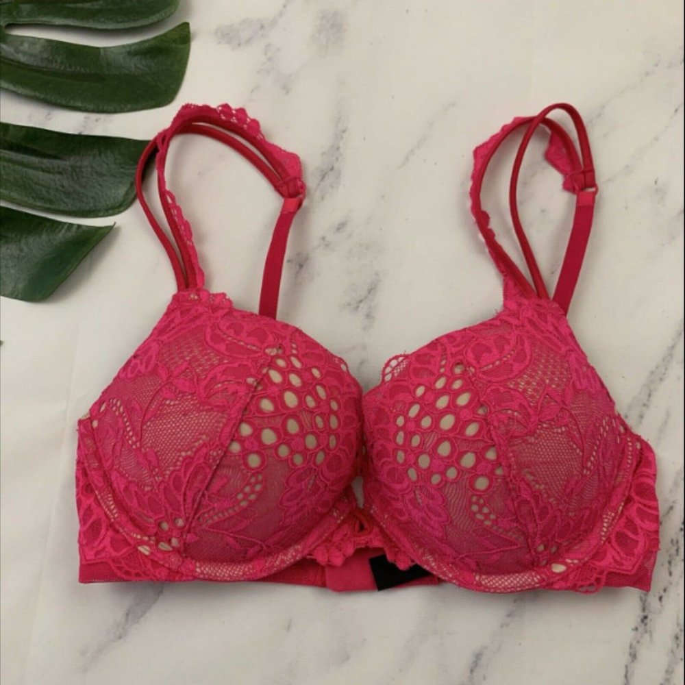Victoria's Secret Bombshell Bra Size 32C Plunge Bright Pink Lace Push Up